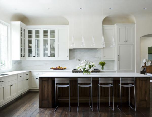 Kitchen Backsplash with White Cabinets