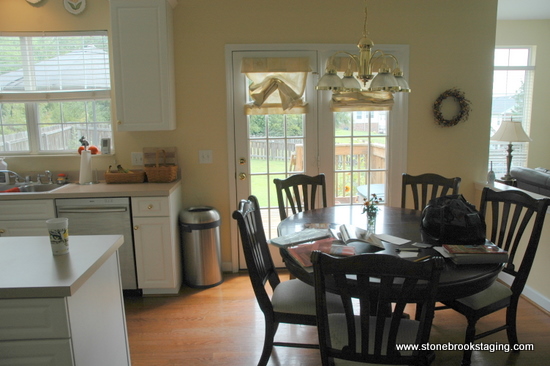 Neo-Traditional Decor & Design  Kitchen backsplash designs, White kitchen  backsplash, Traditional kitchen decor