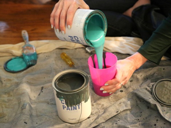 mixing Annie Sloan Paint