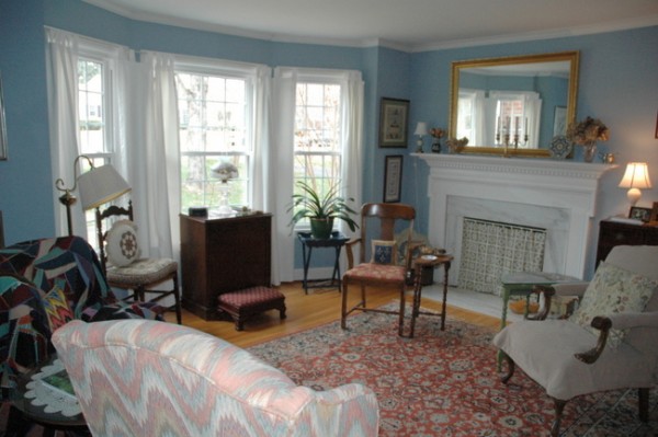 living room before staging