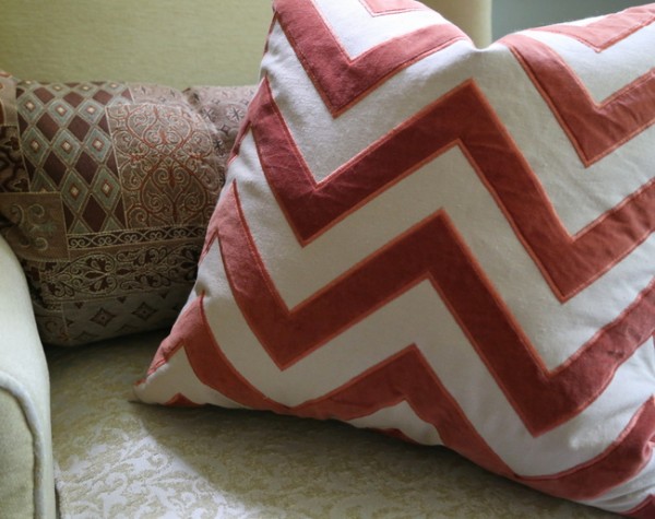 home staging pillows