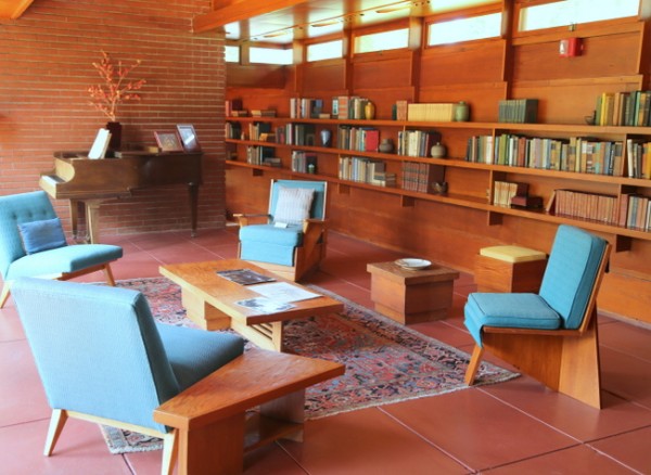 frank lloyd wright living room