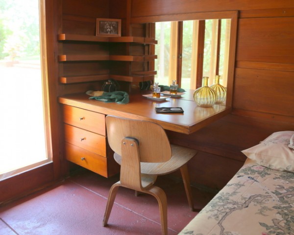 rosenbaum house dressing table