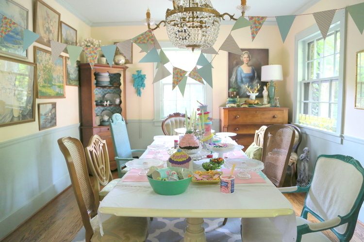 cupcake party tablescape