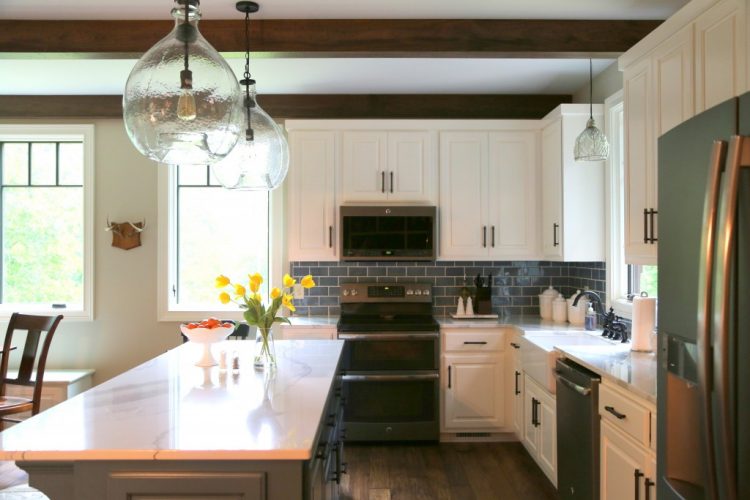 modern farmhouse kitchen