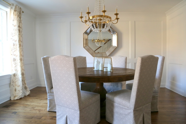 round dining table in square dining room