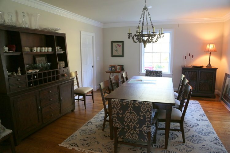 The Impact of Dining Room Paint Color - The Decorologist