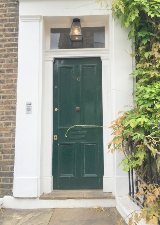 dark emerald green front door paint color that looks like Sherwin-Williams Billiard Green SW0016
