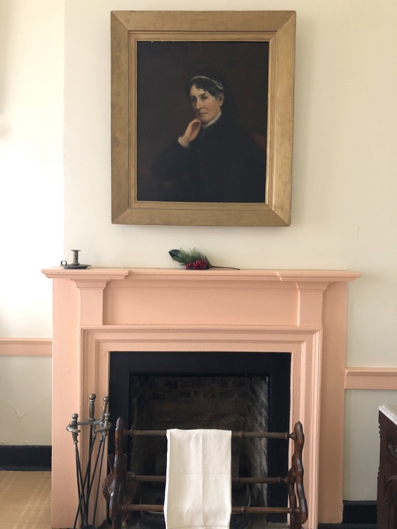 James K Polk home portrait of wife Sarah and peach trim molding