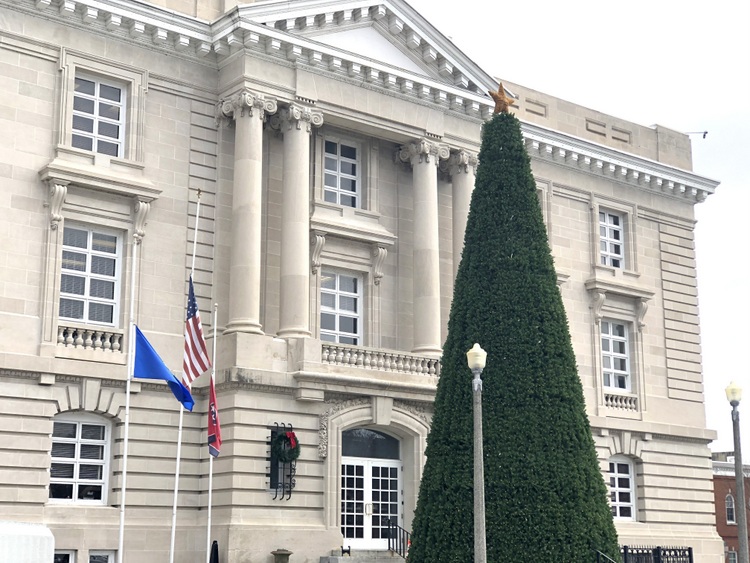 Columbia, TN courthouse, photo by Kristie Barnett