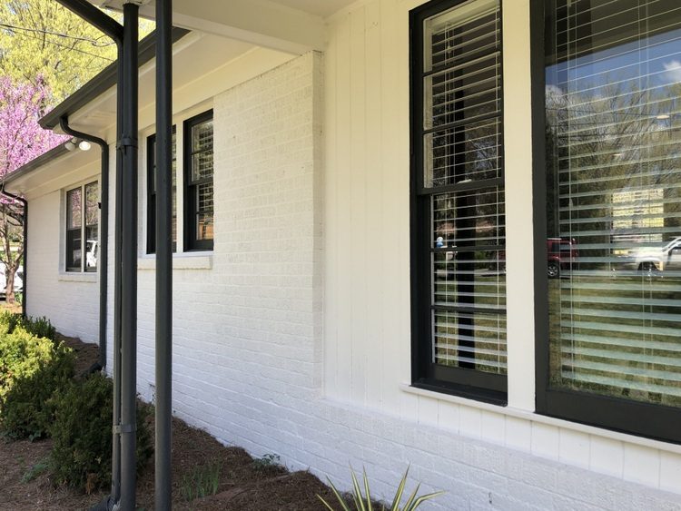 black exterior windows are a 2019 decorating trend