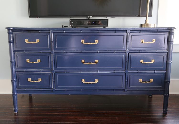 How to Use Sherwin Williams 2020 Color of the Year NAVAL The Decorologist