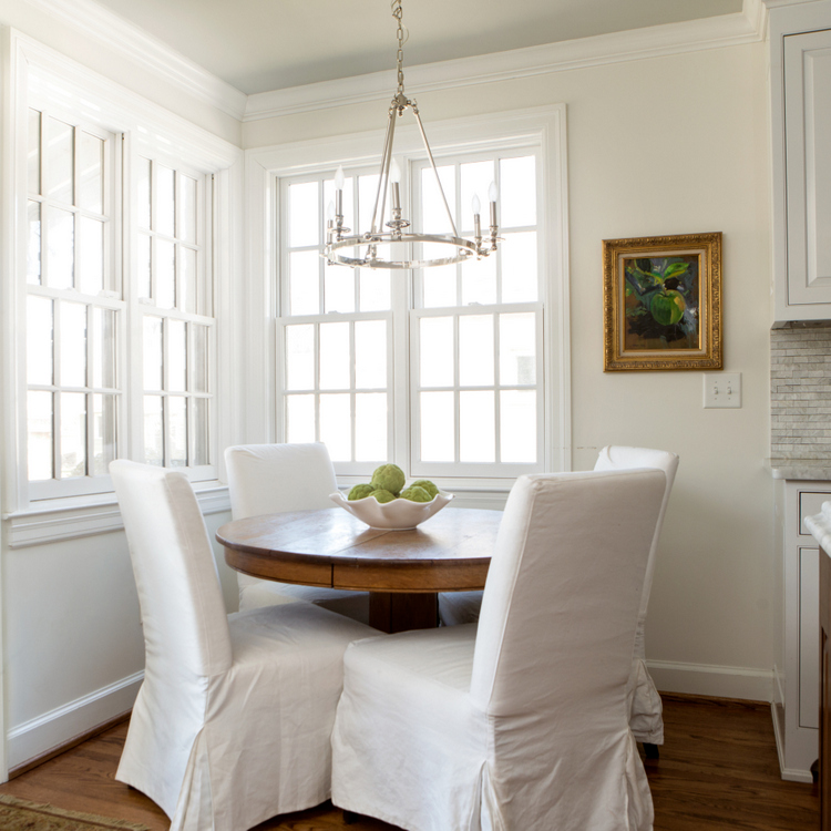 Flat Or Eggs Paint The Great Debate Decorologist - How To Pick White Paint For Walls And Trim